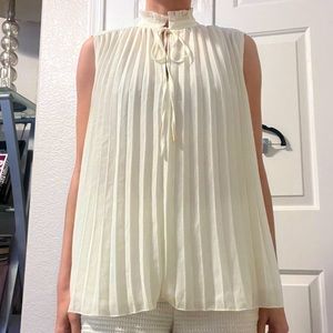 H&M cream pleated flowy blouse